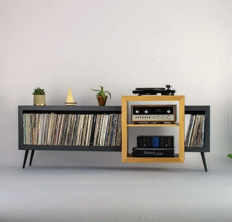 Music Studio Storage, Diy Record Storage, Leaving Room Ideas, Vinyl Record Table, Vinyl Record Room, Turntable Setup, Turntable Furniture, Hifi Furniture, Vinyl Table