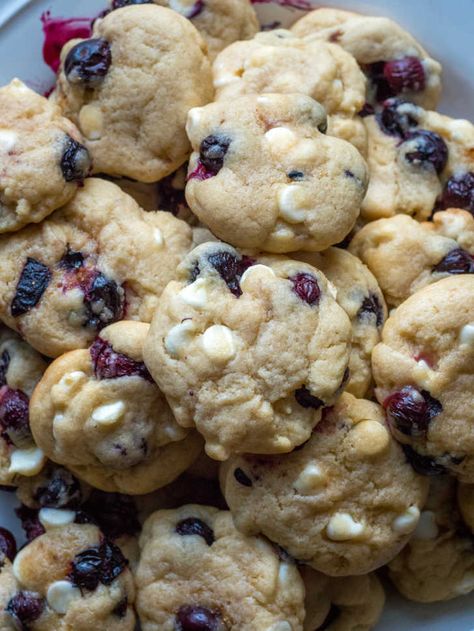 Blueberry White Chocolate Chip Cookies, White Chocolate Chip Cookies Recipes, Blueberry White Chocolate, Basic Cookies, Blueberry Cookies, White Chocolate Chip, White Chocolate Cookies, White Chocolate Chip Cookies, 12 Tomatoes