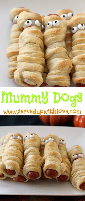 Mummy Dogs, Halloween Food Appetizers, Halloween Appetizers, Pigs In A Blanket, Halloween Dinner, Halloween Snacks, Halloween Food For Party, Halloween Desserts, Dog Recipes