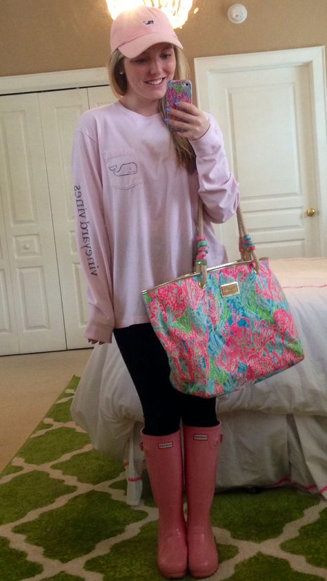 Southern Preppy, Pink Rain Boots, Pink Rain, Preppy Southern, Prep Style, Preppy Lifestyle, Boating Outfit, Preppy Girl, Preppy Outfits