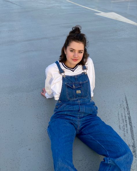 Dark Blue Overalls Outfit, Dark Denim Overalls Outfit, Navy Blue Overalls Outfit, Denim Overalls Outfit Winter, Blue Overalls Outfit, Overalls Outfit Winter, Denim Overalls Outfit, Old Navy Overalls, Blue Dungarees