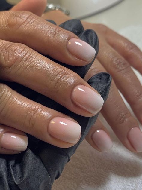 baby boomer (short nude ombre nails) Work Appropriate Nails, Squoval Acrylic Nails, Sns Nails Designs, Short French Nails, Natural Nails Manicure, Short Nail Manicure, Natural Gel Nails, Natural Acrylic Nails, Hard Gel Nails