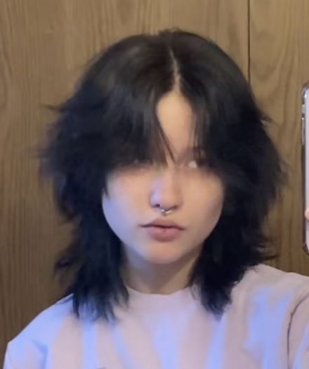 Hangodango on tiktok Haircuts Alt Short, Alt Wolfcut Hair Short, Shaggy Wolfcut Short Hair, Cute Grunge Haircuts, Fem Wolfcut, Medium Lenght Shag, Masc Wolfcut Straight Hair, Alt Wolfcut Hair, Soft Mullet Round Face