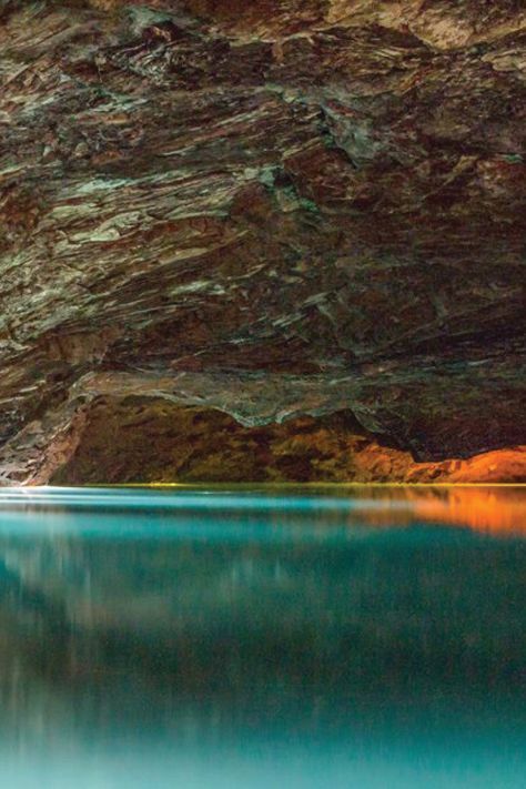 Underground Lake, Travel Tennessee, Tennessee Family Vacation, Modern Transportation, Visit Tennessee, Tennessee Waterfalls, Tennessee Road Trip, Smokey Mountains Vacation, Gods Art