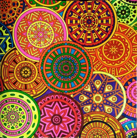 Mandala Colorful, Dot Mandala Painting, School Decoration, Dot Mandala, Mandala Design Art, Mandala Painting, Sea Art, School Decorations, Cards Ideas