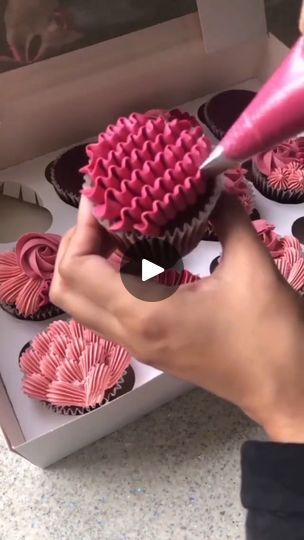 9.8K views · 162 reactions | Simple Cupcakes？ 🍔🧁🙋🏼‍♀️ #cupcake #cakeart #cheeseburger #isitcake #cutefood #EasyRecipe #cakes #cute #baby | Jan Emma | Giulio Cercato · Happy Days Birthday Cupcakes For Women, Simple Cupcakes, Cakes Cute, Galaxy Cupcakes, Easy Cupcakes Decoration, Easy Cupcakes, Cake Decorating Videos, Cupcake Frosting, Cake Decorating Tips