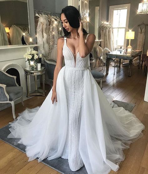 Long Simple Wedding Dress, Wedding Dress Cinderella, Pallas Couture, Detachable Skirt, Wedding Dresses Cinderella, Haute Couture Gowns, Couture Gown, Cinderella Wedding, Simple Wedding Dress