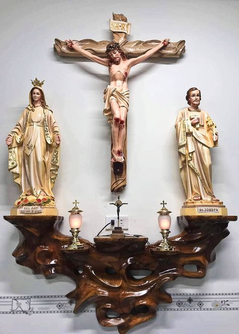 Christian Shrine Home Altar, Roopakoodu Christian Home, Catholic Shrines And Altars Ideas, Alter Christian, Christian Altar Ideas For Home, Modern Altar Design Home Catholic, Catholic Home Altar Ideas, Alter Design For Home Catholic, Catholic Altar Home Ideas