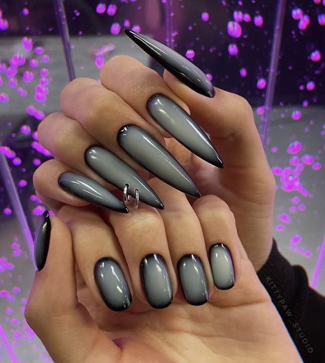 Bleached Eyebrows, Acrylic Nail Designs Coffin, Halloween Nails Easy, Pastel Nails Designs, Cute Simple Nails, Gothic Nails, Anime Nails, Goth Nails, Stiletto Nails Designs