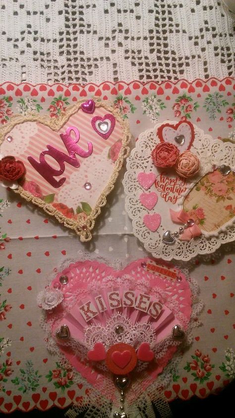 Vintage Valentine Cards Diy, Diy Vintage Valentine Cards, Valentine Cards Friends, Homemade Vintage Valentines, Homemade Valentines Day Cards Aesthetic, Vintage Homemade Cards, Coquette Paper Crafts, Vintage Valentine Cards Handmade, Alt Valentines Gifts