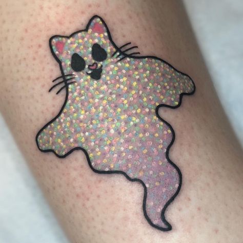 GLITTER KITTY!! @stabbygabby Bright Tattoos, Ghost Tattoo, Kawaii Tattoo, Glitter Tattoo, Stick And Poke, Ghost Cat, Cat Tattoo, Candy Corn, Art Toy