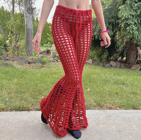 Supper cute #fashion #crochet #bellbottom Crochet Bell Bottoms, Crochet Bell, Mode Crochet, Red Crochet, Paper Mache Sculpture, Fashion Crochet, Bell Bottom, Bottom Clothes, Cute Fashion