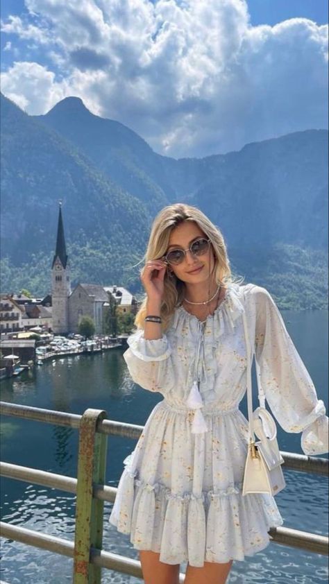 Rome Outfits, Summer Picture Poses, Preppy Summer Outfits, Effortlessly Chic Outfits, Preppy Summer, Cute Comfy Outfits, Look Here, After Hours, European Style