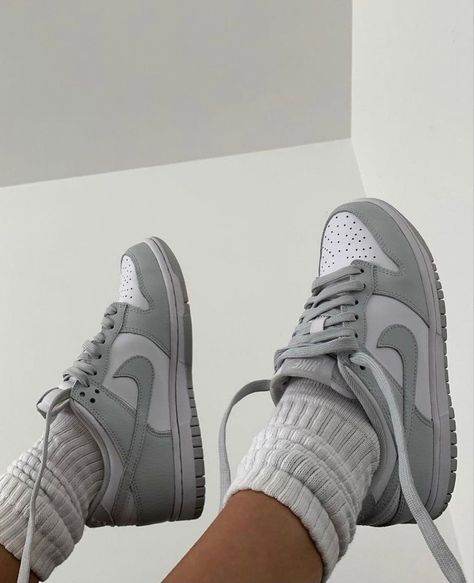 Gray Nike Shoes, Trendy Shoes Sneakers, Basket Style, Jordan Shoes Girls, All Nike Shoes, Nike Shoes Jordans, Baskets Nike, Cute Nike Shoes, Cute Sneakers