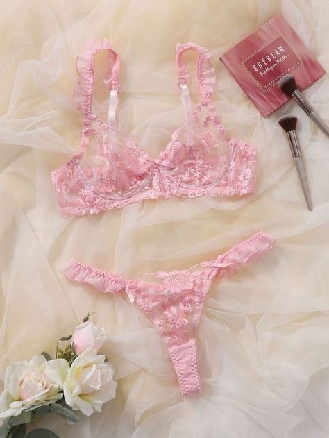 Pink Bra Set, Pink Lace Set, Lounge Underware Pink, Coquette Lingerie Sets, Pink Lingerielook, Pink Lingerie Outfit Night, Cute Lingerie Sets, Lingerie Rosa, Pink Lace Lingerie