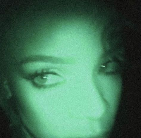 Rihanna, In The Dark, Green