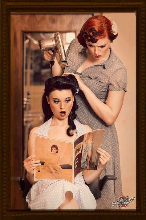 Vintage salon Vintage Hair Salons, Rockabilly Girl, Salon Art, Pin Up Hair, Hair Dryers, Hair Dresser, Rockabilly Fashion, Vintage Pinup, Dryers