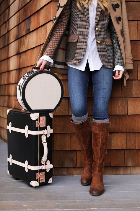 PREPPY PLAID // HAMPTONS FALL Blair Eadie, Atlantic Pacific, Preppy Plaid, Country Fashion, Plaid Blazer, Boots Fall, 가을 패션, Suitcases, Mode Inspiration