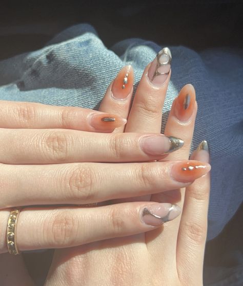 gold nail art, nail art, orange aura nails, acrylic nails Orange And Silver Nails, Orange And Gold Nails, Orange Aura Nails, Clear Nail Designs, Orange Ombre Nails, Gold Nail Art, Orange Ombre, Silver Nails, Clear Nails