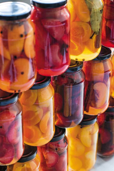 This fast and easy method for pickling stone fruits lets you enjoy them all year round. Here's how to make them. Preserving Fruit In Jars, Stone Fruit Recipes, Pickled Salads, Lots Wife, Pickle Making, Preserve Fruit, Pickled Peaches, Pickled Fruit, Preserving Tomatoes