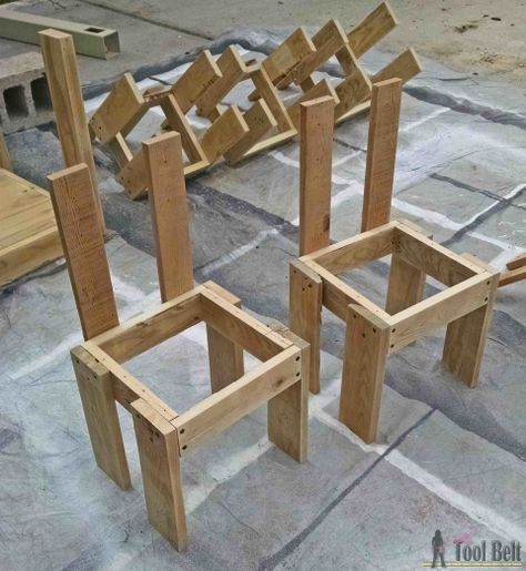 Pallet Furniture Table, Kids Woodworking Projects, Kids Table Chair Set, Easy Table, Woodworking Projects For Kids, Wooden Chairs, Woodworking For Kids, Table And Chair Set, Diy Holz