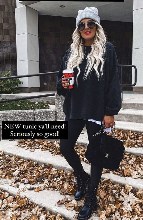 Casual Outfits Yoga Leggings, Zoo Night Outfit, All Black Athleisure Outfit Winter, Grunge Chic Fall Outfits, Comfortable Fall Outfits Comfy, Jack Johnson Concert Outfit, Edgy Comfy Outfits Winter, Midsize Fashion Edgy, Leggings And Beanie Outfit