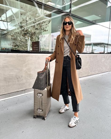 Travel outfits Trent Coat, Comfortable Airport Outfit, Comfortable Travel Outfit, Airport Travel Outfits, Fall Travel Outfit, Adidas Samba Outfit, Fashion Travel Outfit, Main Character Energy, Samba Outfit