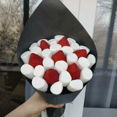 Gummy Bouquet, Marshmallow Bouquet, Edible Fruit Arrangements, Marshmallow Flowers, Food Bouquet, Chocolate Covered Strawberries Bouquet, Candy Bouquet Diy, Plush Flower, Diy Bouquet Wrap