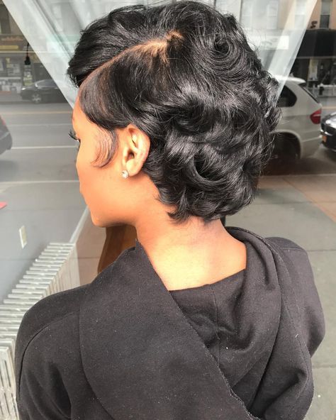 One of my Hittaz::: #brooklynhairstylist #thecutlife #lahairstylist #essencemag #modersalon Short Black Hair, Makeup Tip, Sassy Hair, Silk Press, Penteado Cabelo Curto, Hair Crush, Relaxed Hair, Hair Life, Hair Dos