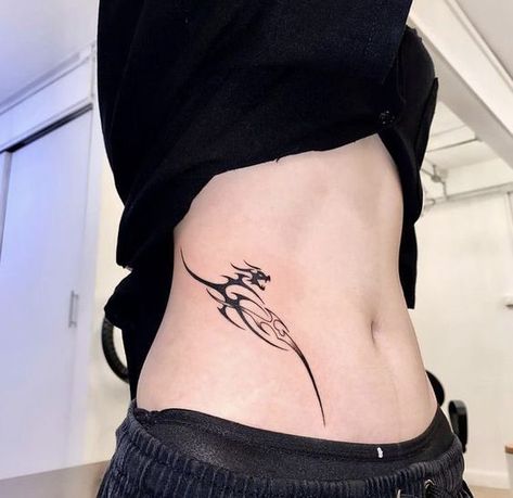 Side Abs Tattoo, Y2k Hip Tattoo, Arm Tattoo Y2k, Abs Tattoos Women, Side Torso Tattoos For Women, 89 Tattoo, Lower Belly Tattoo, Abs Tattoo, Sigilism Tattoo