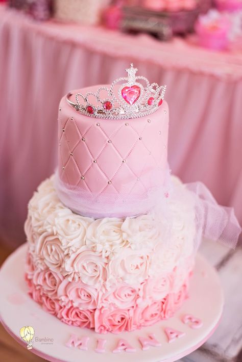 Pink Birthday Cake Ideas, Pink Princess Cake, Pink Princess Cakes, Pink Princess Birthday Party, Princess Party Cake, Princess Theme Cake, Pink Princess Birthday, Pink Princess Party, 4de Verjaardag