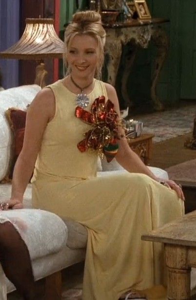 Phoebe Buffay Yellow Dress, Phoebe Buffay Dress, Pheobe Outfits Friends, Phoebe Friends Outfits, Pheobe Buffay Outfit Style, Phoebe Core, Phoebe Friends, Lisa Kudrow Friends, Phoebe Buffay Outfits