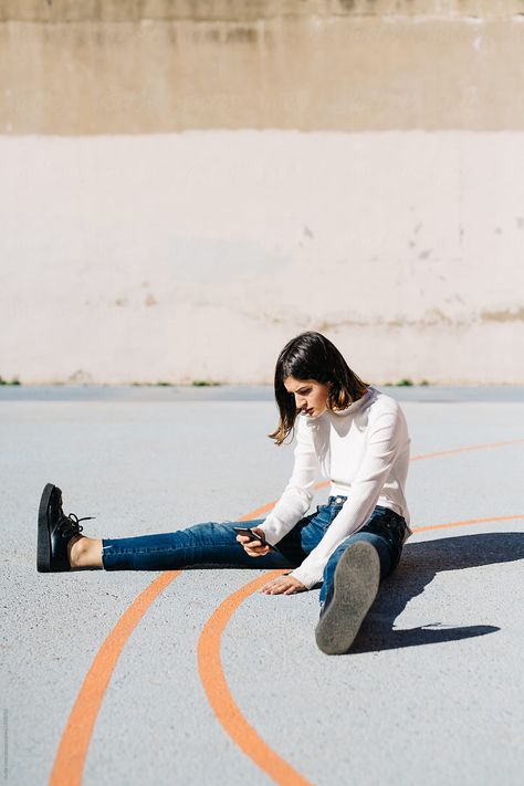 Sitting On Ground, Sitting Poses, Phone Art, Body Reference Poses, Figure Sketching, Woman Sitting, Body Reference, On The Ground, Drawing Poses