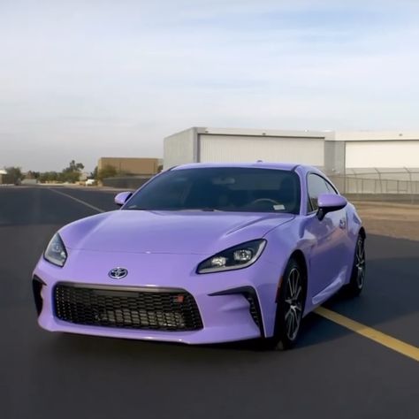 Purple Toyota Corolla, Brz Wrap Ideas, Purple Subaru Brz, Souped Up Cars, 2023 Toyota Gr86, Cute Toyota Cars, Modded Toyota Camry, Subaru Brz 2023, Toyota Gr86 Aesthetic