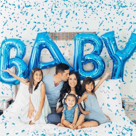 💙🎉💙 Ella Harper, Disney Pregnancy Announcement, Sibling Gender Reveal, Gender Reveal Photoshoot, Reveal Photoshoot, Baby Gender Reveal Ideas, Disney Maternity, Creative Gender Reveals, Christmas Gender Reveal