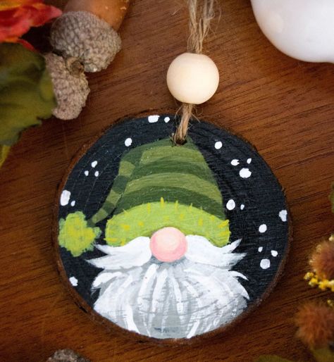 Christmas Ornaments Homemade Painted, Painted Gnome Ornaments, Gnome Ornaments Diy, Easy Christmas Projects, Gnome Paint, Ornaments Ideas, Ornaments Homemade, Gnome Ornaments, Painted Ornaments