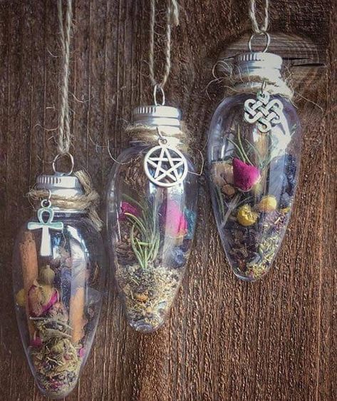 Yule Ornaments, Witches Jar, Yule Crafts, Witch Balls, Yule Gift, Wiccan Crafts, Home Blessing, Pagan Crafts, Inner Witch