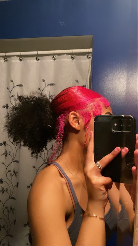 Pink hair ideas 2 Dyed Hair, Curly Hair Dye Ideas Pink, Hot Pink Hair Dye, Curly Dyed Hair Natural Curls, Hair Dye Ideas Black Women, Peekaboo Hair Colors, Hair Stripes, Pink And Black Hair, Hairstyle Ideas Easy