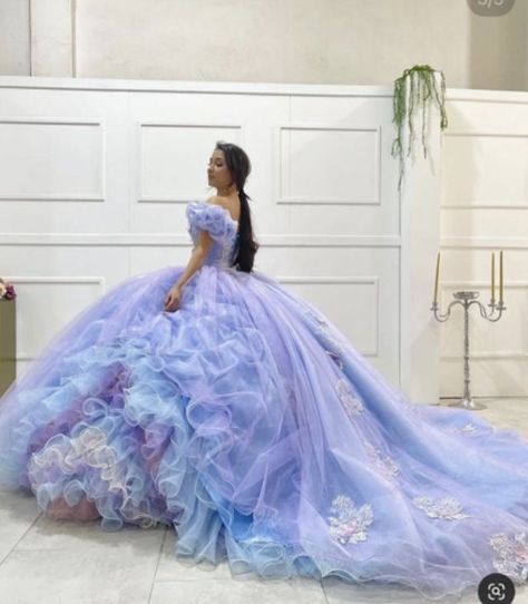 Purple Cinderella Dress, Big Puffy Quinceanera Dresses, Big Poofy Dresses Princesses, Prom Dresses Big Poofy, Big Puffy Dresses, Big Poofy Dresses, Quinceañera Purple, Lilac Ball Gown, Poofy Wedding Dress