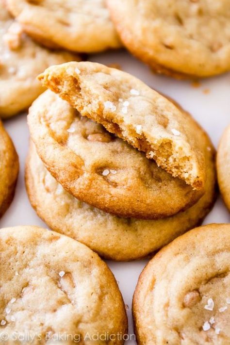 Toffee Cookies Recipe, Heath Bar Cookies, Toffee Cookie Recipe, How To Make Toffee, Heath Bar, Desserts Healthy, Caramel Tart, Toffee Cookies, Bar Cookies