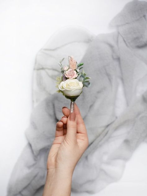 White flower boutonniere, Boutonniere for men, Groomsman floral boutonniere, Boho flower boutonniere, Man floral buttonhole White Flower Boutonniere, Boutonniere Boho, Purple Boutonniere, Green Boutonniere, Floral Boutonniere, Pink Boutonniere, Shine Like A Diamond, White Boutonniere, Flower Boutonniere