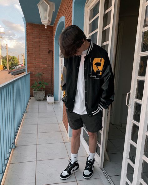 Black Nike Blazer Outfit, Jock Outfit, Nike Blazer Outfit Men, Tenis Dior, Socks Outfit Men, Frat Boy Outfit, Boy Street Style, Sporty Outfits Men, Boys School Outfits