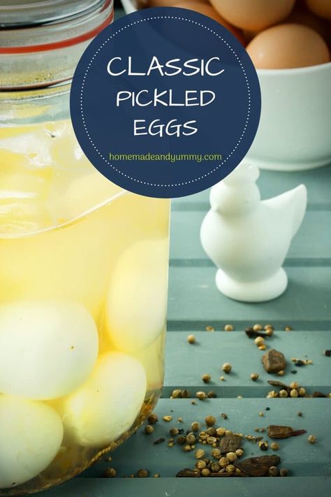 Old Fashioned Pickled Eggs Recipe, Easy Pickled Eggs, Best Pickled Eggs, Pickles Homemade, Picked Eggs, Pickled Eggs Recipe, Classic Old Fashioned, Pickle Recipes, Mahone Bay