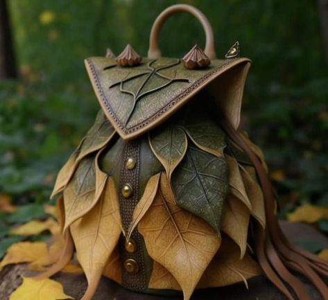 Fair Outfits, Unique Purses, Leather Projects, Fantasy Clothing, Fantasy Fashion, Cute Bags, Larp, Leather Working, Bag Pattern