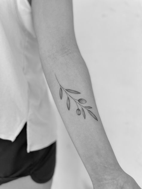 Fineline Olive Branch Tattoo, Ankle Foot Tattoo, Sorry Mom Tattoo, Olive Tattoo, Olive Branch Tattoo, Vine Tattoo, Arm Tats, Fashion Tattoo, Branch Tattoo