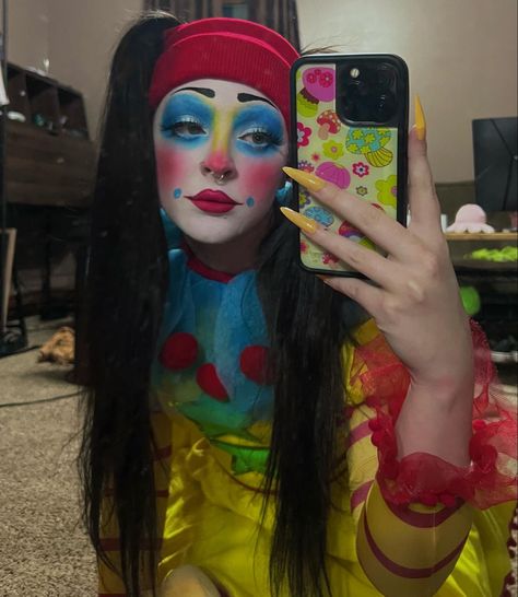 Deranged Clown Makeup, Clown Makeup Neon, Clown Eyebrows, Orange Clown Makeup, Traditional Clown Makeup, Clowncore Hair, Classic Clown Makeup, Clown Makeup Colorful, Happy Clown Makeup