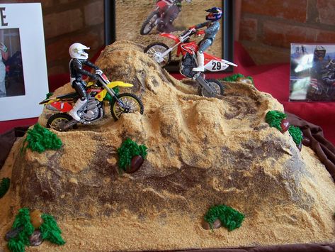 Motorcycle Cakes, Motocross Cake, Dirt Bike Cake, Bolo Motocross, Dirt Bike Wedding, Motorbike Cake, Bike Cake, Bike Birthday Parties, Dirt Bike Party