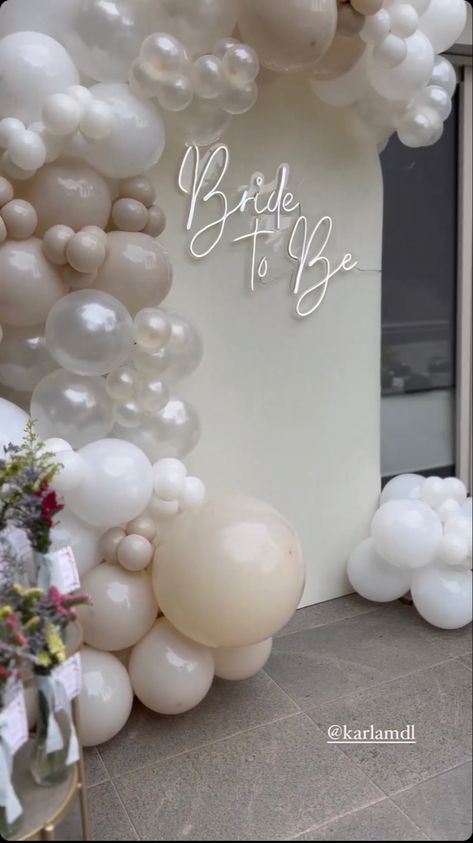 Bride To Be Backdrop, Pearl Bridal Shower, Bridal Shower Inspo, Bridal Shower Balloons, Bridal Shower Backdrop, Bridal Shower Planning, White Bridal Shower, Bride Shower, Bridal Shower Inspiration