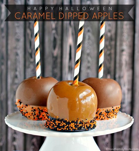 Food-Family-Finds-Homemade-Halloween-Caramel-Apples Halloween Toffee Apples, Toffee Apples Halloween, Halloween Caramel Apples, Caramel Apples Halloween, Dipped Apples, Halloween Candy Apples, Gourmet Candy Apples, Toffee Apples, Gourmet Caramel Apples