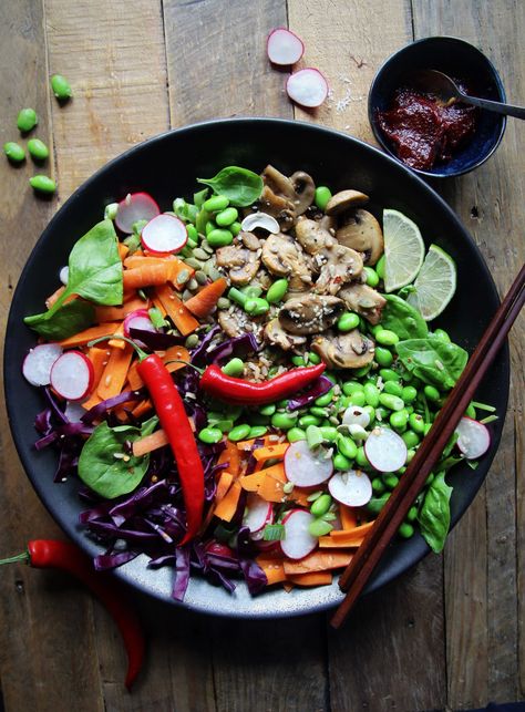 Rice Buddha Bowl, Rice And Edamame, Buddha Bowl Vegan, Brown Rice Bowl, Vegetarian Gourmet, Vegan Buddha Bowl, Buddha Bowls, Clean Green, Bowl Recipes